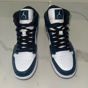 Air Jordan 1 Mid Armory Navy (MENS)